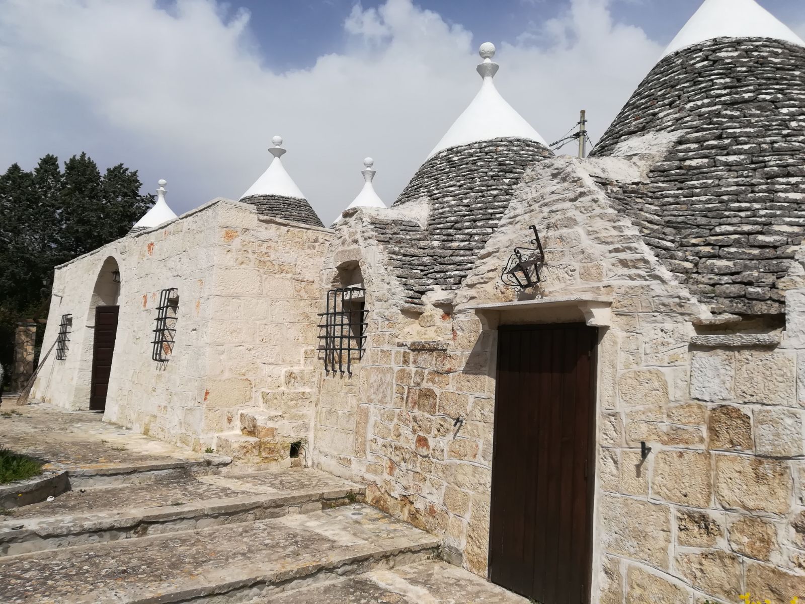 0 KM RECOVERY: THE CONSERVATIVE RESTORATION OF TRULLI