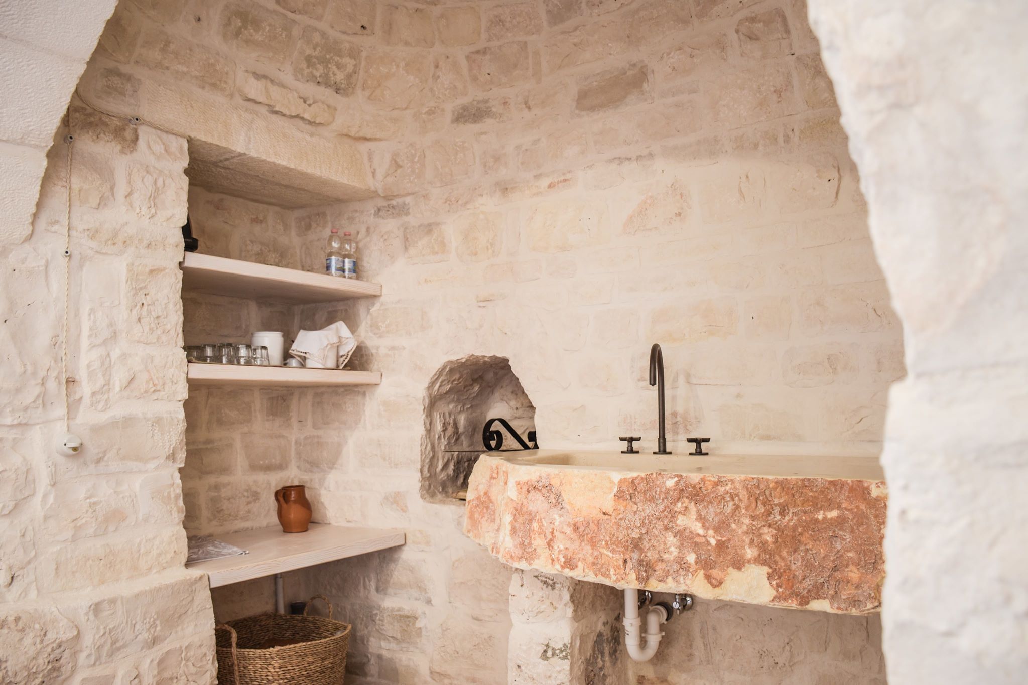 HOW TO FURNISH A TRULLO? OUR ADVICES