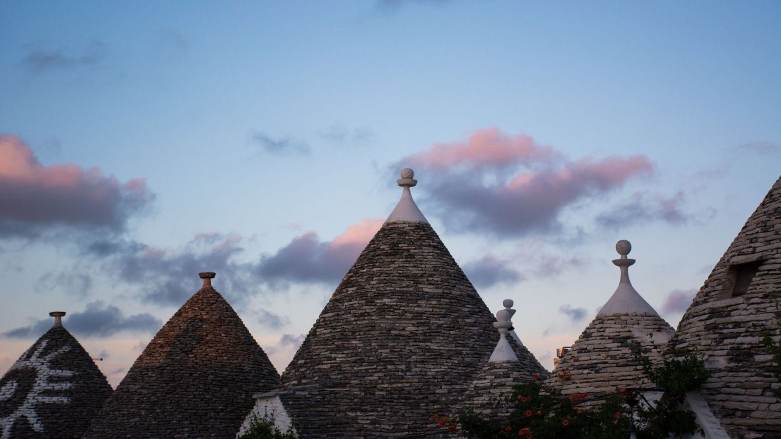comprare un trullo: il desiderio di molti vip